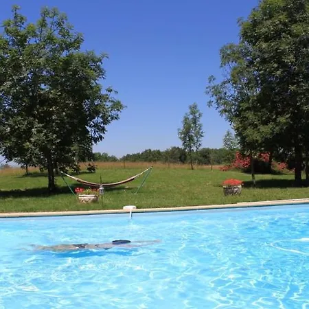 Le Verger De L'espargne, Large & Pool *