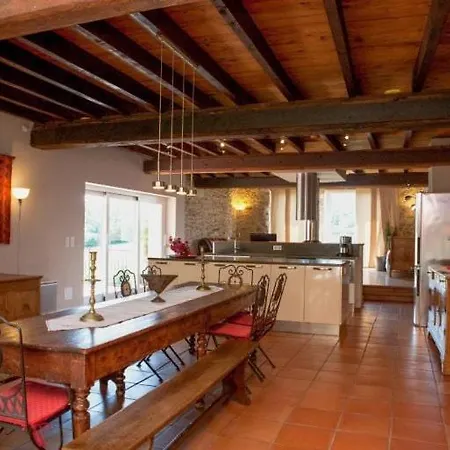 Le Verger De L'espargne, Large & Pool بيت للعطل *
